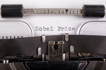 Za odwagę i chirurgiczną precyzję. Literacka Nagroda Nobla 2022 dla Annie Ernaux. Kim jest francuska pisarka?
