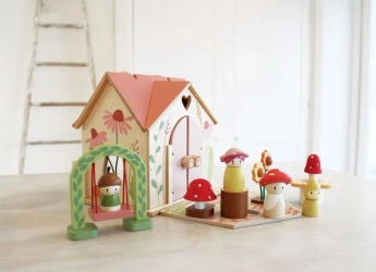 Przenośny, leśny domek z wyposażeniem i laleczkami - Tender Leaf Toys