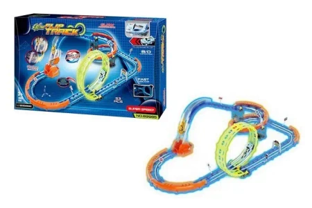 Tor z pętlami i autkiem wspinającym się po schodach - SWEDE