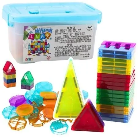 Klocki magnetyczne w walizce kolorowe 57el - Leantoys