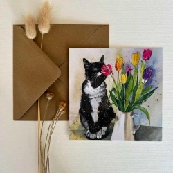 Kot wąchający tulipany - Alex Clark