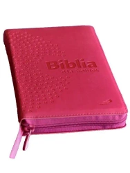 Biblia dla kobiet malinowa (etui z zamkiem) - praca zbiorowa
