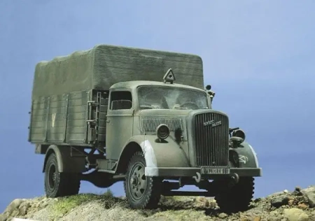 Model plastikowy Opel Blitz - Italeri