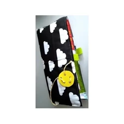 Sensoryczno-manipulacyjna książeczka. Ciuchcia - Love Books