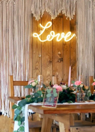 Neon led Love biały 61x27,4cm - PartyDeco