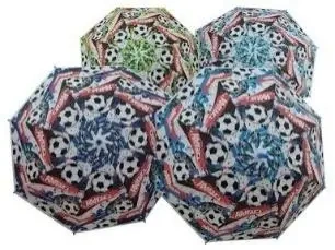 Parasol dziecięcy z gwizdkiem Football mix - Madej