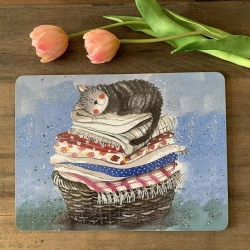 Podkładka pod talerz MT34 Kot na koszu z praniem - Alex Clark