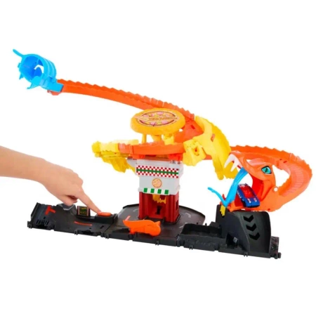 Hot Wheels City Odjazdowa pizza - Atak kobry - Mattel