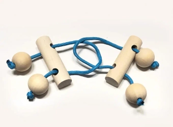 Zabawka edukacyjna. Poplątaniec. Belki i sznurki - Aksjomat Toruń