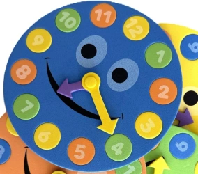 Zegar z pianki - Brewis